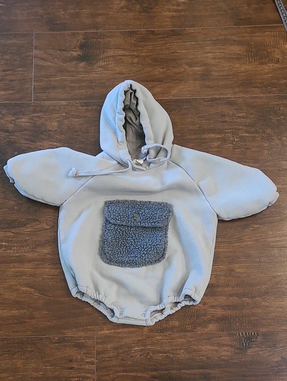 Bebe Holic Kids Hooded Sherpa Pocket Romper - Light Gray Size L